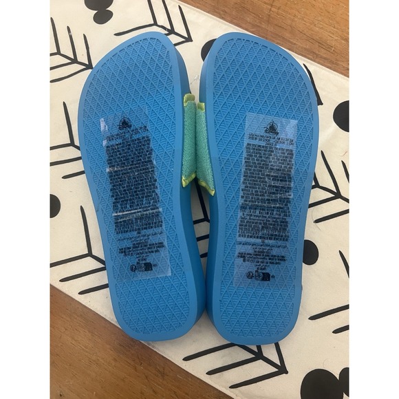 Disney Store Mickey Mouse Size M6/W 8 Embroidered Unisex Adult Slides NWT - Picture 2 of 3